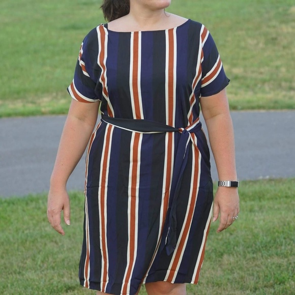 PLUS Size Color Block Dress - Picture 2 of 3